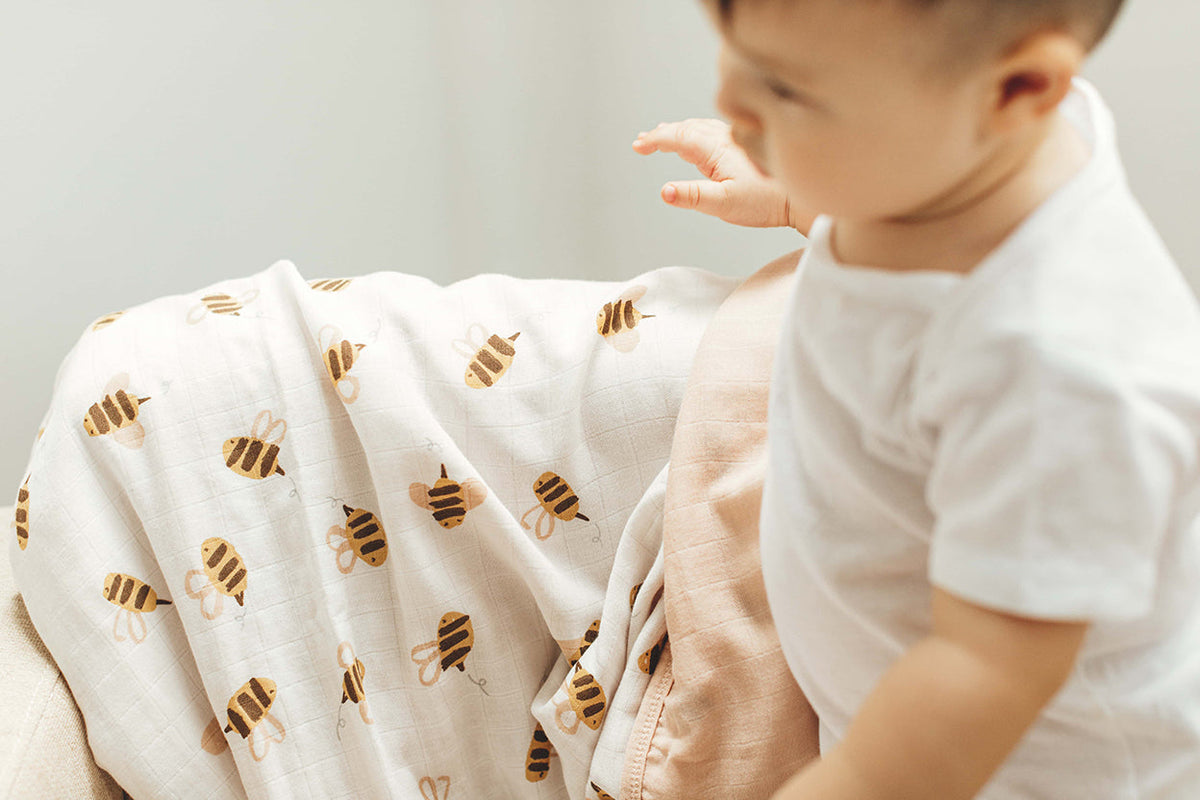 Toddler Muslin Blanket - Bees - Canada Stock